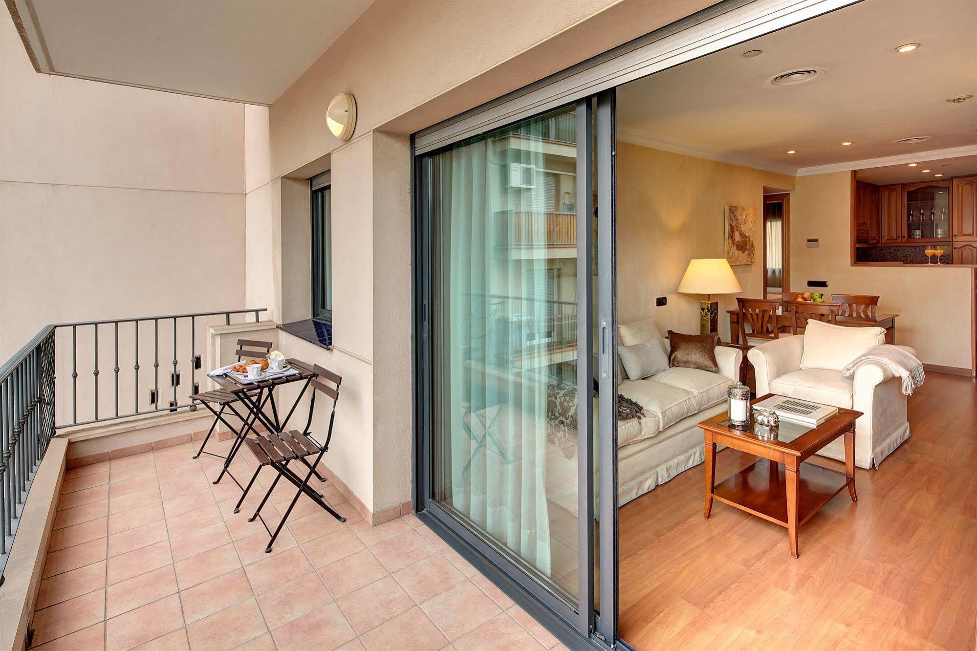 Apartaments-Hotel Hispanos 7 Suiza Barcelona Exterior photo